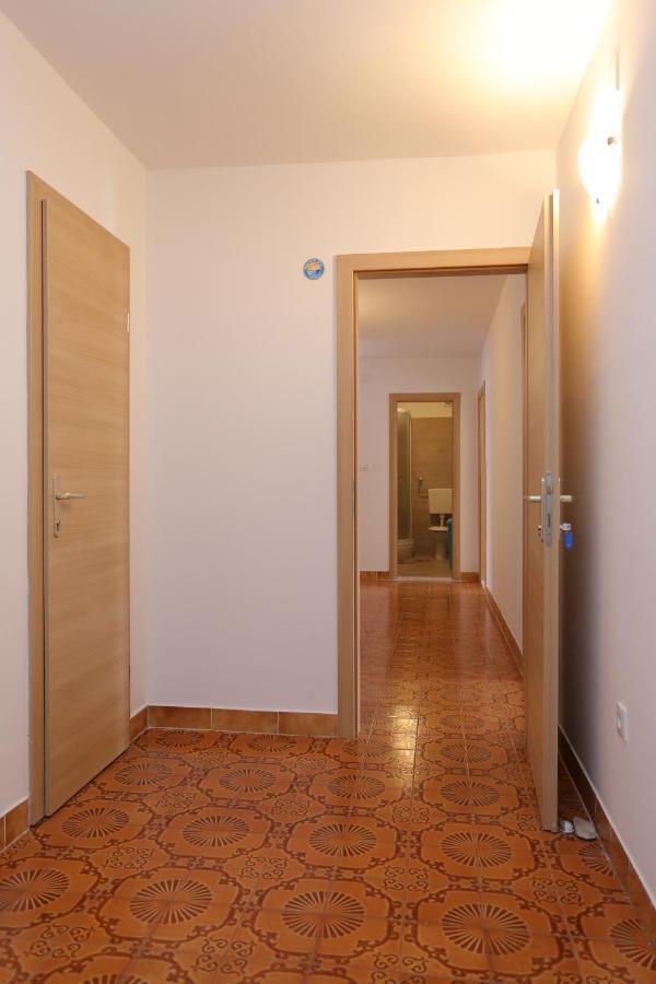 Apartments With A Parking Space Split - 11518 Exterior photo